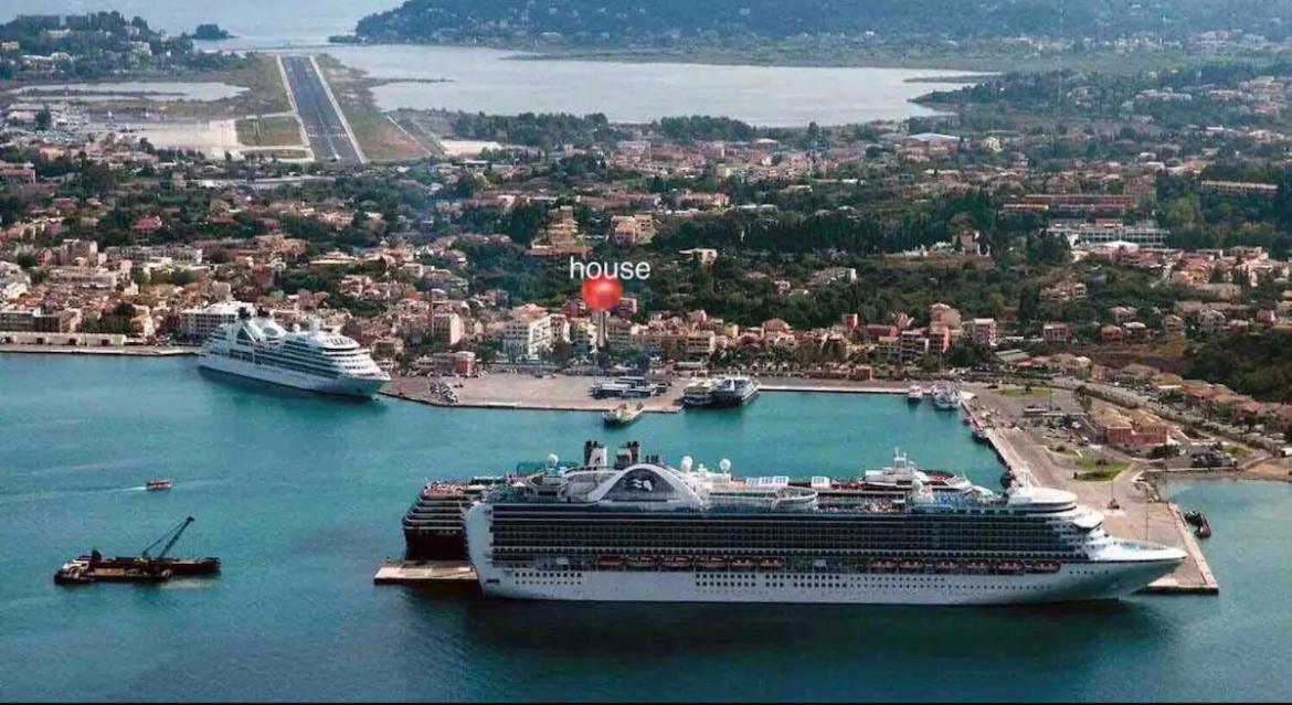 Contessina Al Porto Suite Mantouki Exteriör bild
